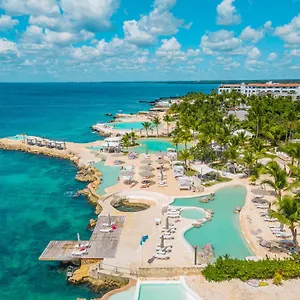 Tracadero Club & Holidays Resort